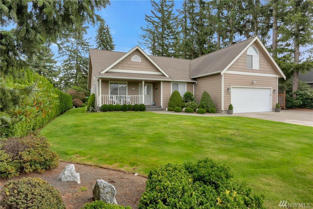 Property Photo:  1346 Pine St  WA 98264 