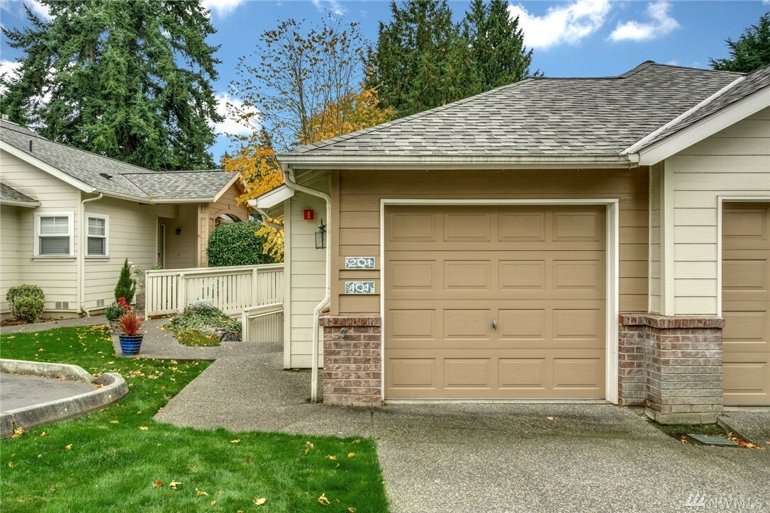 Property Photo:  4316 Stonebridge Wy 101  WA 98037 