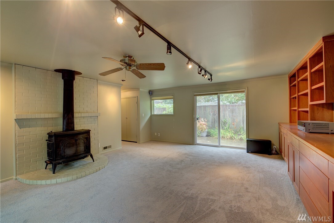 Property Photo: 1815 100th Ave NE WA 98004