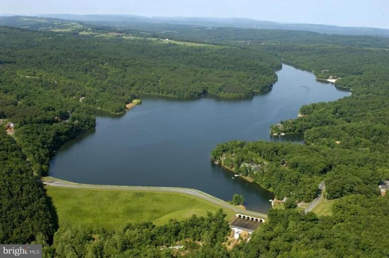 Property Photo:  517 Sleigh Drive  VA 22625 