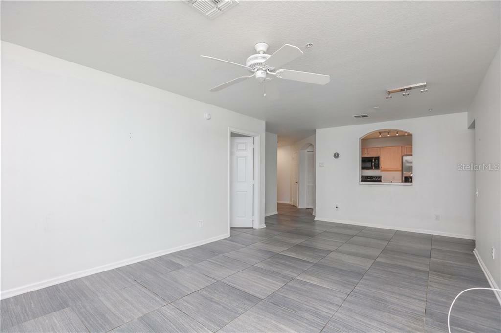 Property Photo:  3960 Southpointe Drive 527  FL 32822 