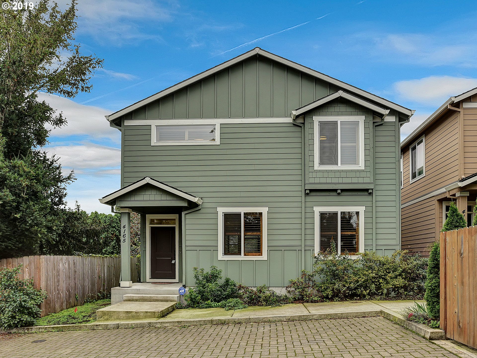 Property Photo:  4165 SE 37th Ave  OR 97202 