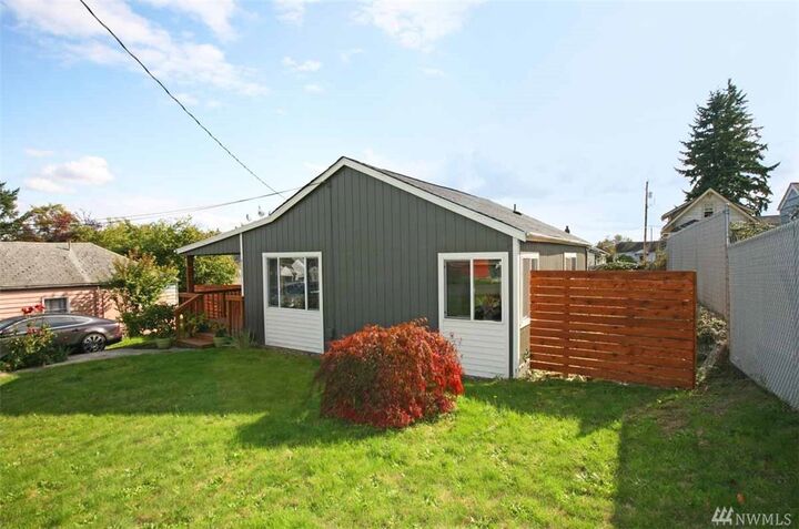 4121 W G Street  Bremerton WA 98312 photo