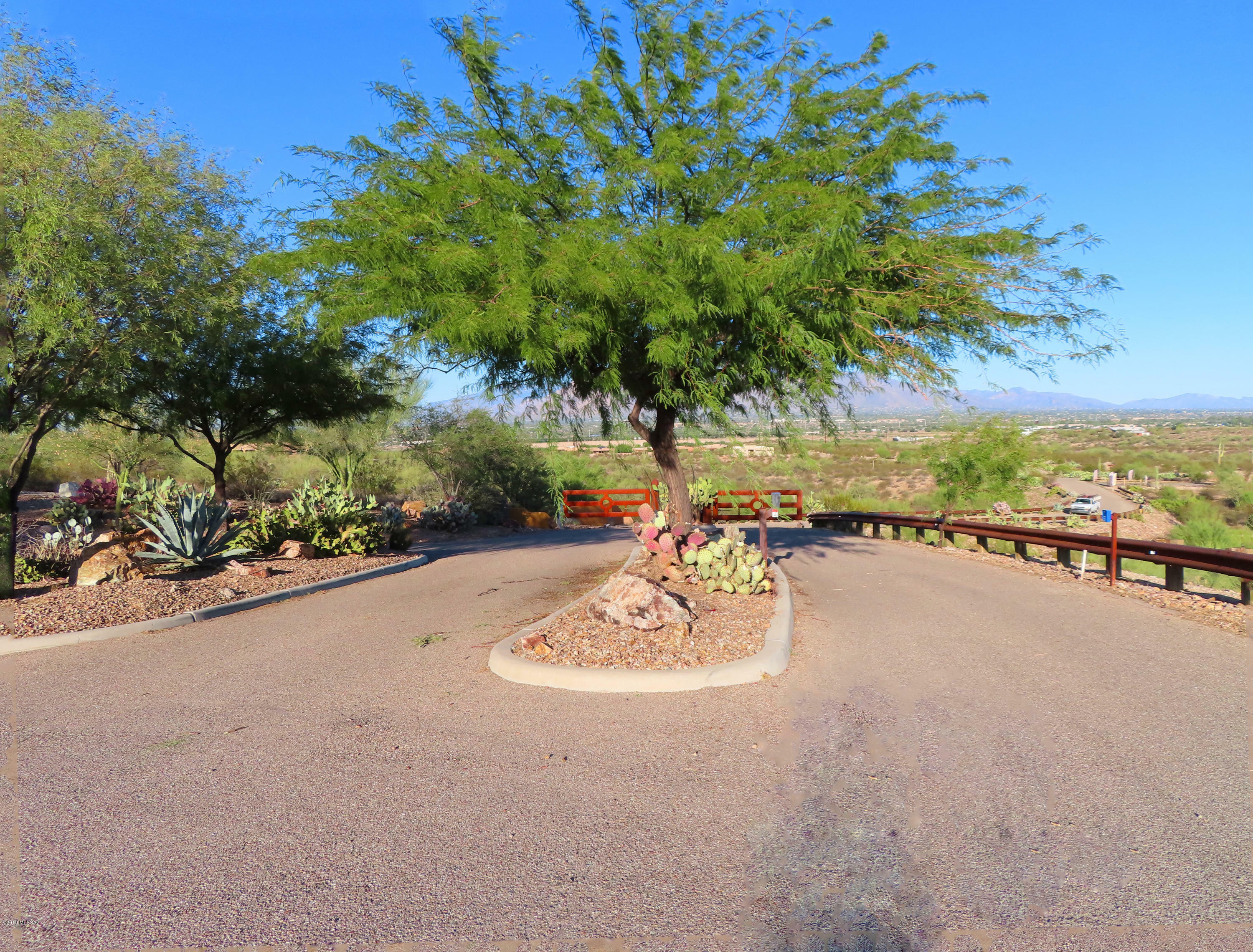 Property Photo:  4358 W Placita Tres Rocas  AZ 85745 