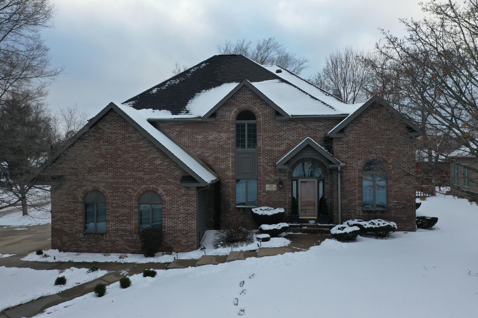 Property Photo:  207 Country Club Ct  WI 54601 