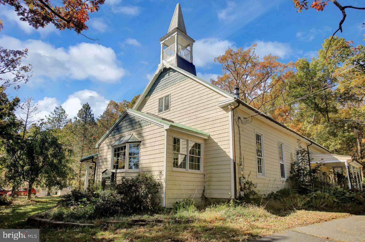 Property Photo:  115 Church Road  PA 17339 