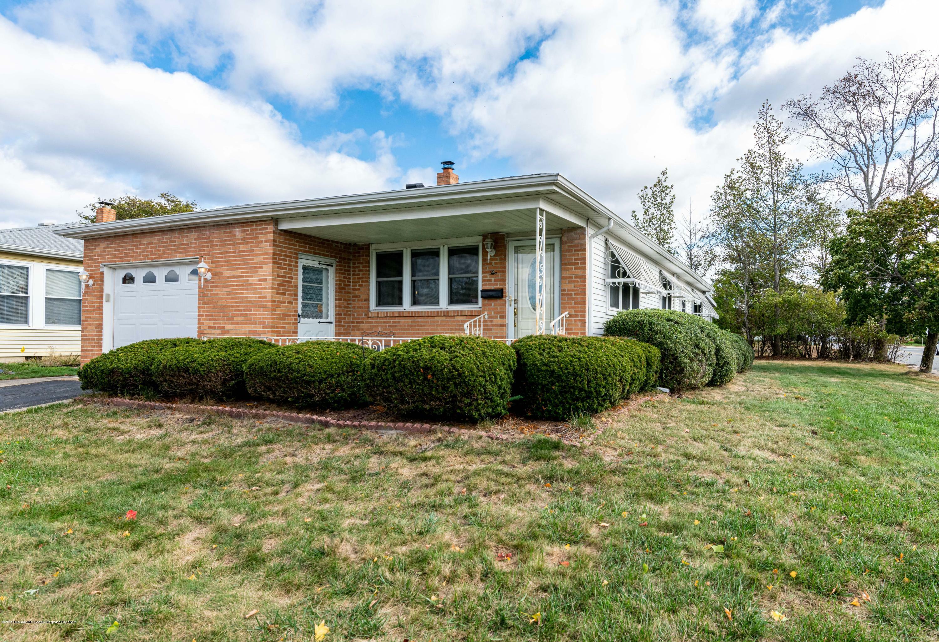 Property Photo:  2 Liberta Drive  NJ 08757 