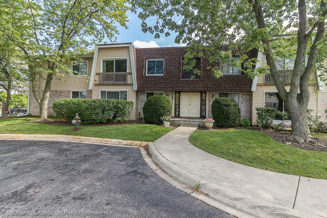 Property Photo:  2920 Roberts Drive 6  IL 60517 