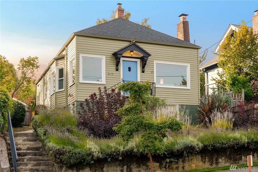 Property Photo:  4117  Eastern Avenue N  WA 98103 