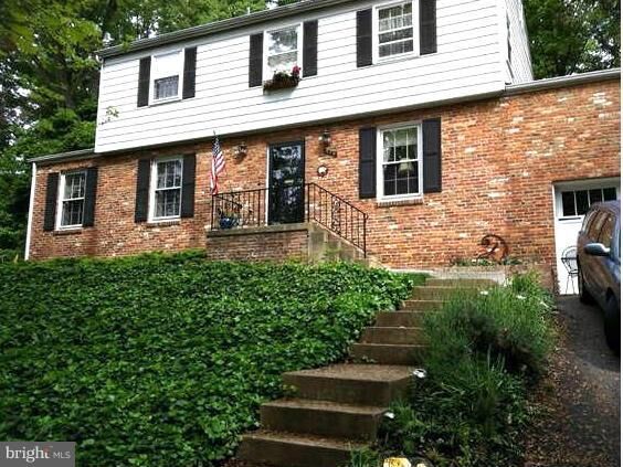 Property Photo:  926 Kemper Street N  VA 22304 