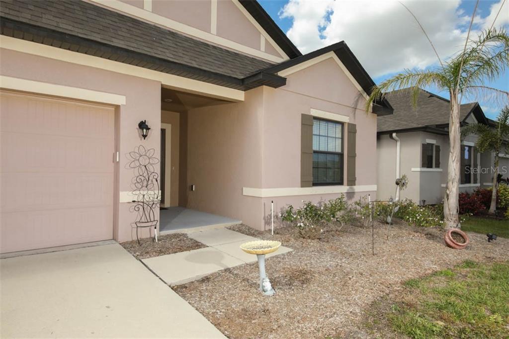 Property Photo: 3907 Willow Walk Drive FL 34221