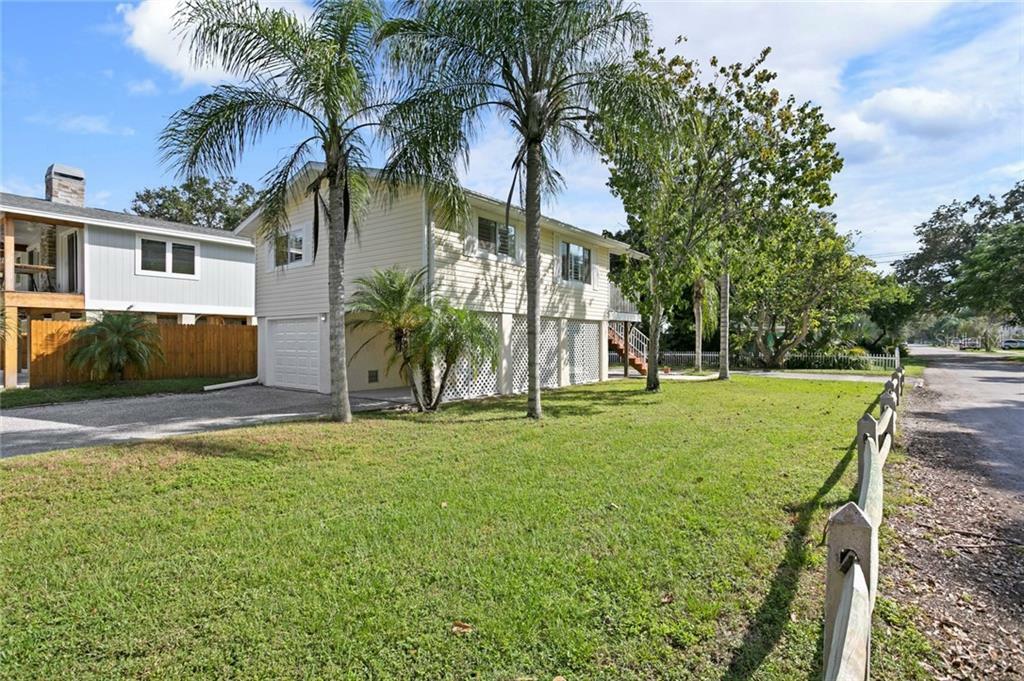 Property Photo:  399 Pennsylvania Avenue  FL 34683 