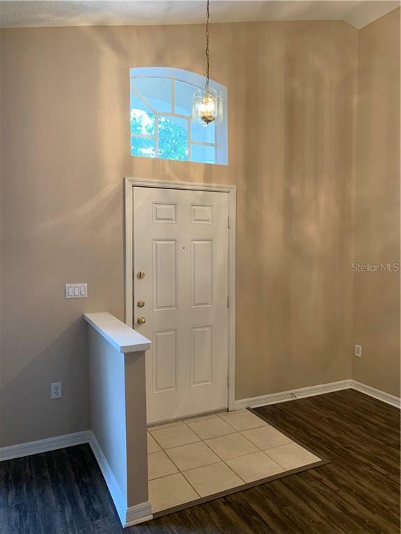 Property Photo: 506 Sunset Beach Court FL 33594