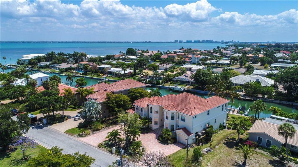 Property Photo: 524 Outrigger Lane FL 34228