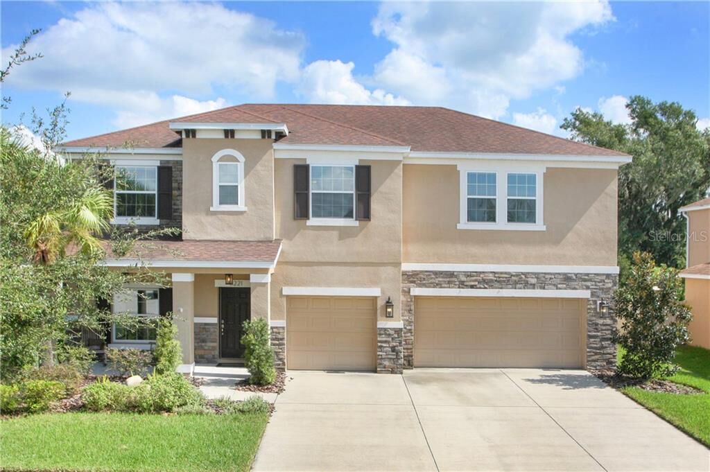 Property Photo: 11221 Coventry Grove Circle FL 33547