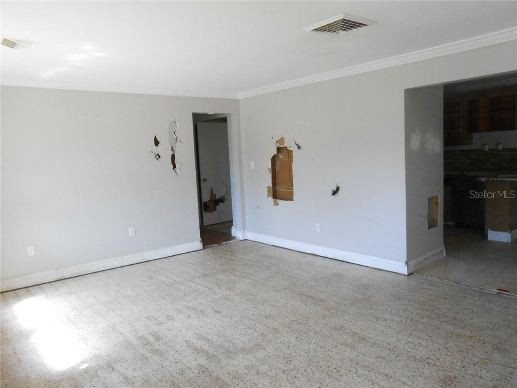 Property Photo: 6721 Temple Avenue FL 34653