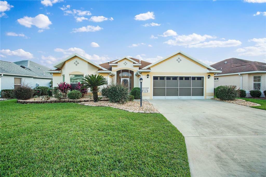 Property Photo:  7222 SE 171st Pond Lane  FL 32162 