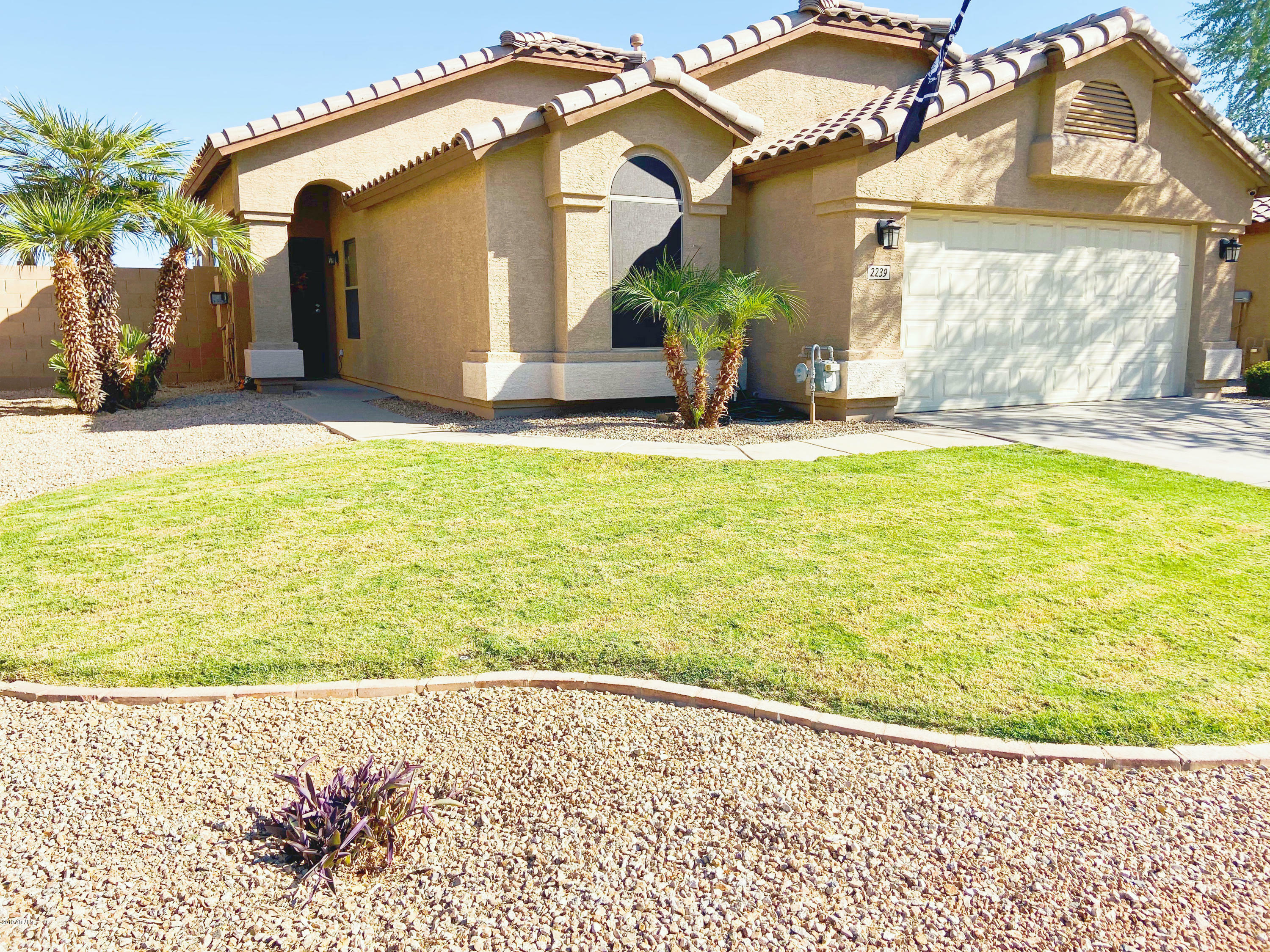 Property Photo:  2239 S Peppertree Drive  AZ 85295 