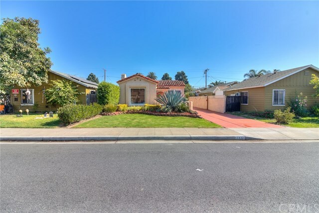 Property Photo: 2440 Easy Avenue CA 90810