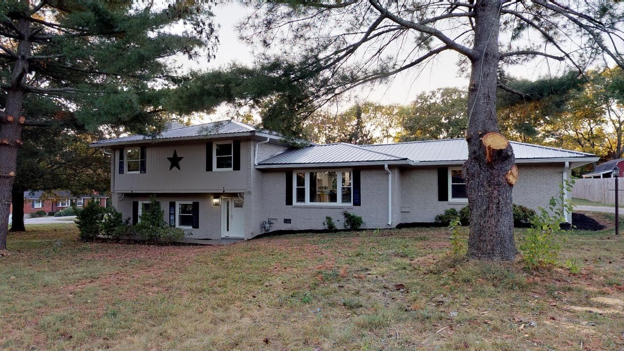 Property Photo: 222 Donna Dr TN 37115