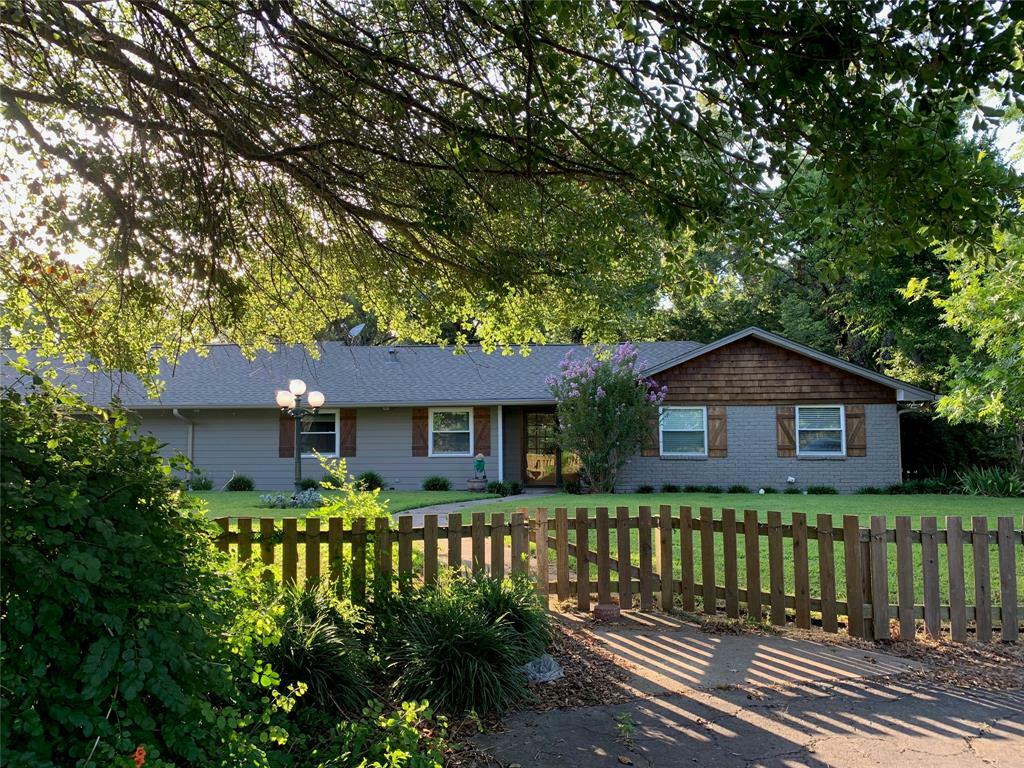 Property Photo: 596 County Road 3103 TX 75402