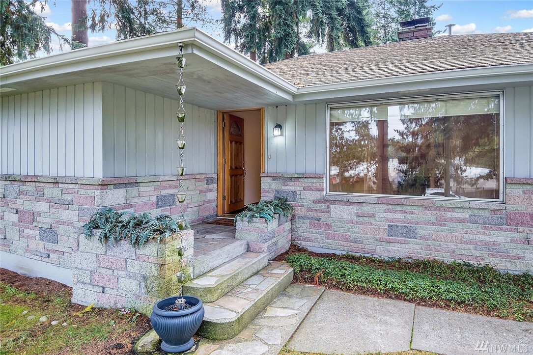 Property Photo: 18912 60th Avenue W WA 98036