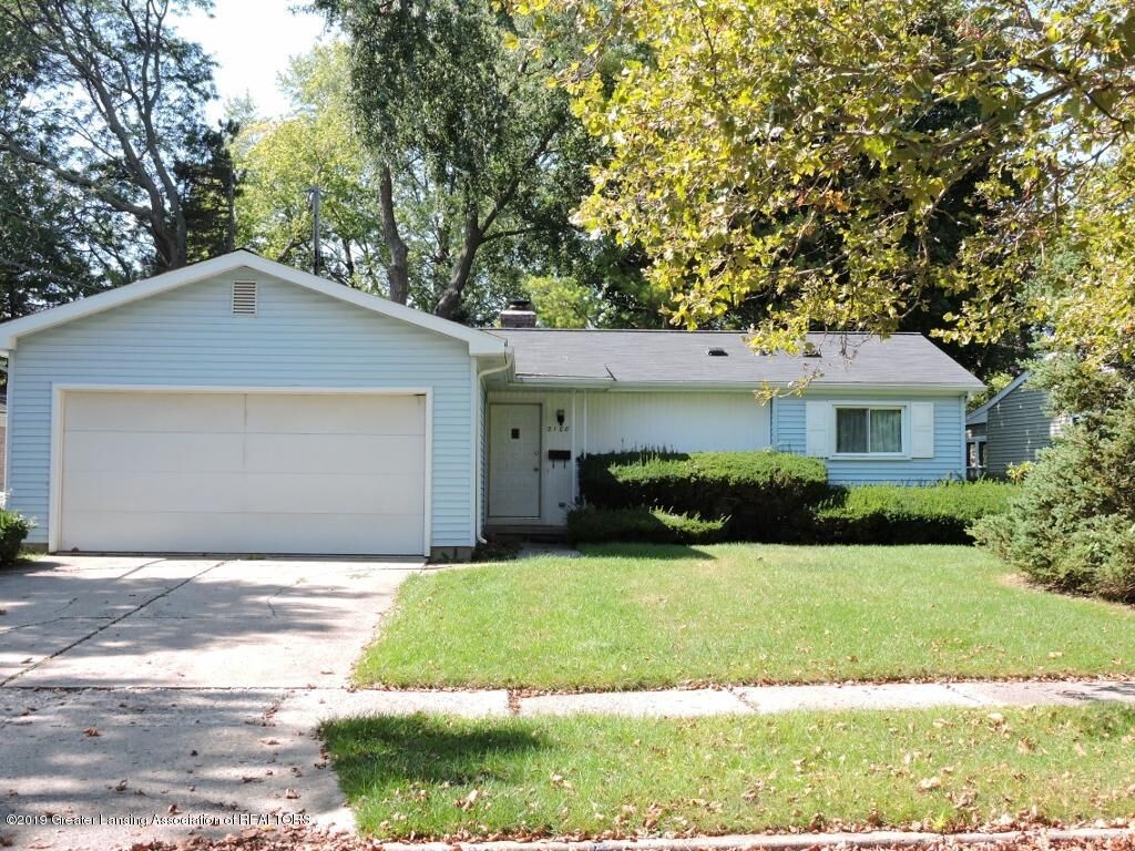 Property Photo:  2108 Hampden Drive  MI 48911 