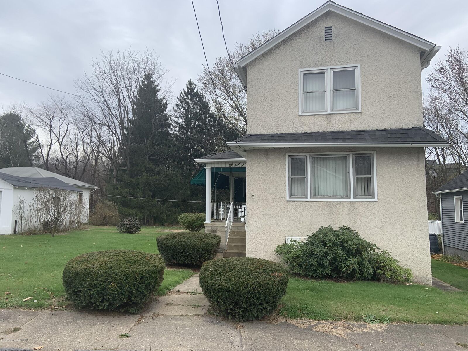 Property Photo:  877 W Oak Street  PA 18518 
