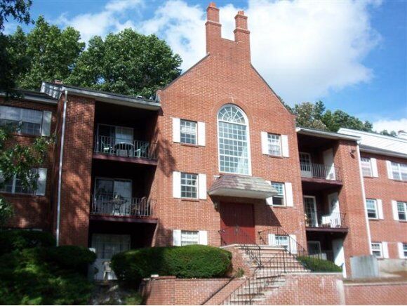 Property Photo:  4-7 Louisburg Sq. 7  NH 03060 