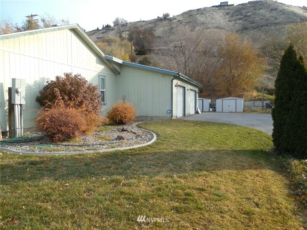 Property Photo: 1505 Lower Monitor Road WA 98801