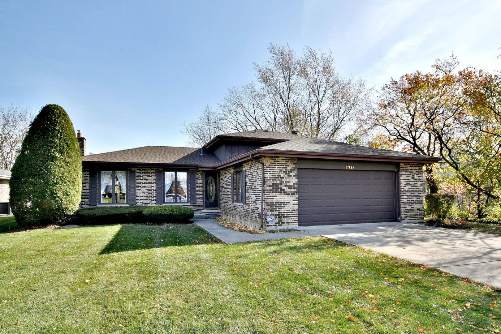 Property Photo:  6713 Trenton Lane  IL 60561 