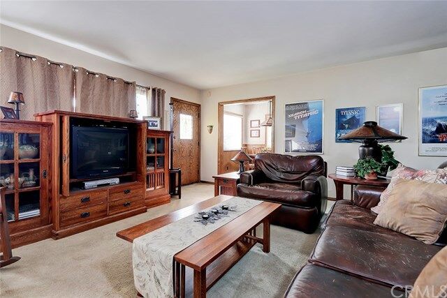 Property Photo: 1031 Avenue D CA 90277