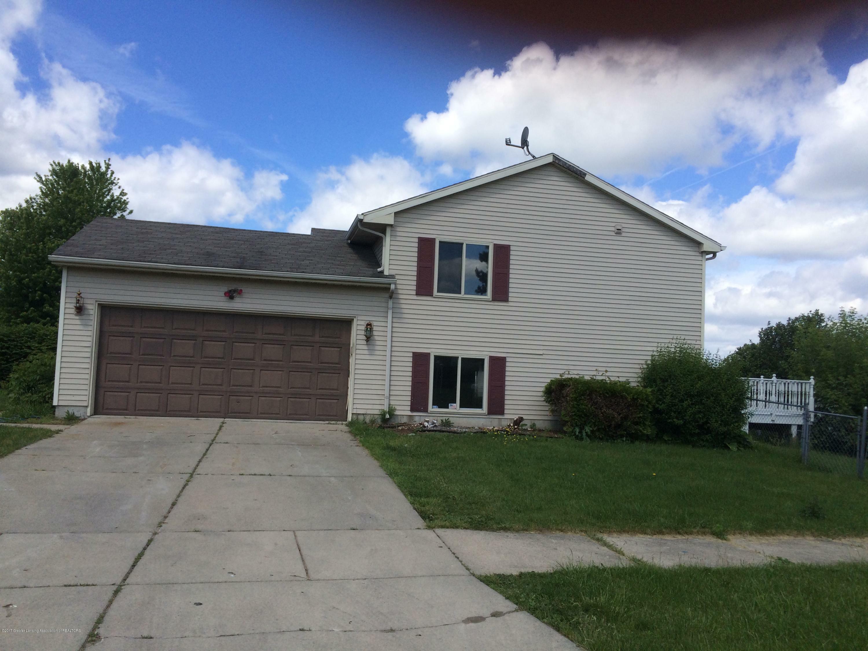 Property Photo:  4232 Glenburne Boulevard  MI 48911 