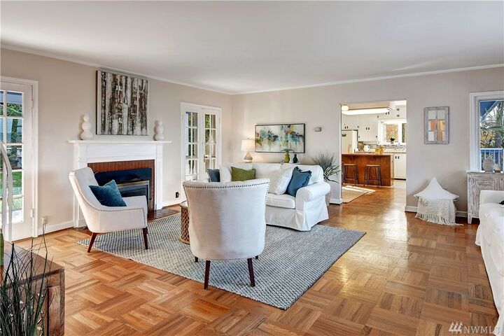 Property Photo:  415  Alpine Way  WA 98030 