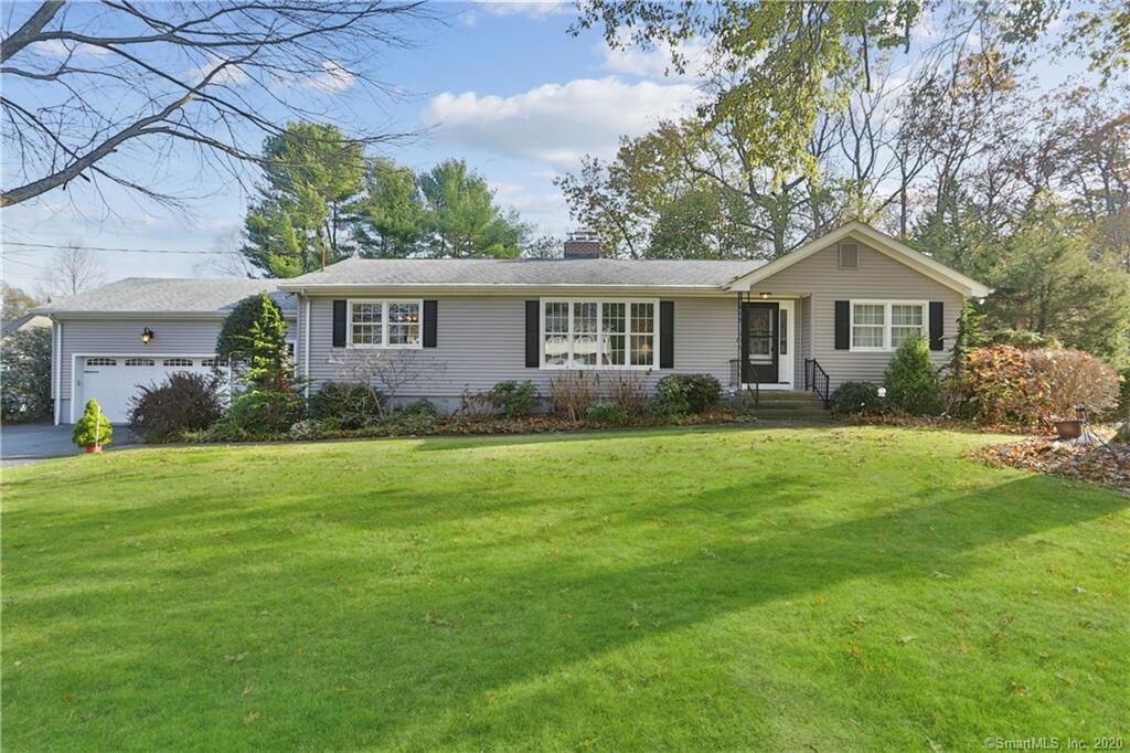 Property Photo:  15 Soffer Place  CT 06405 