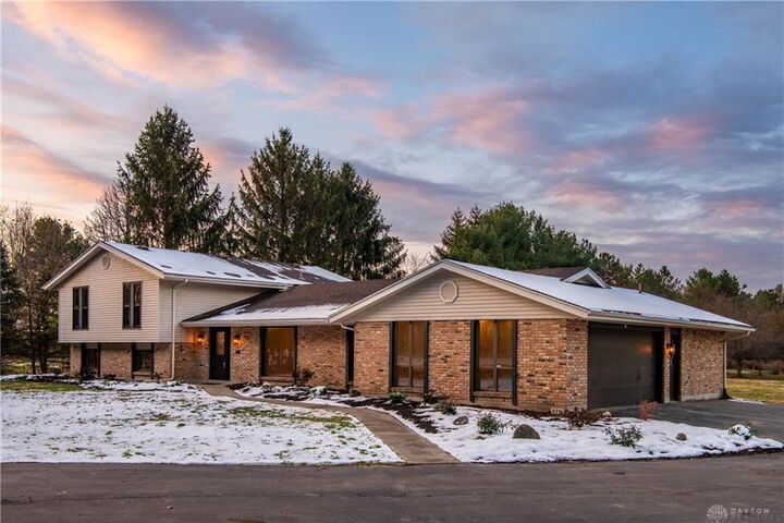 820 W Hyde Road  Yellow Springs Vlg OH 45387 photo