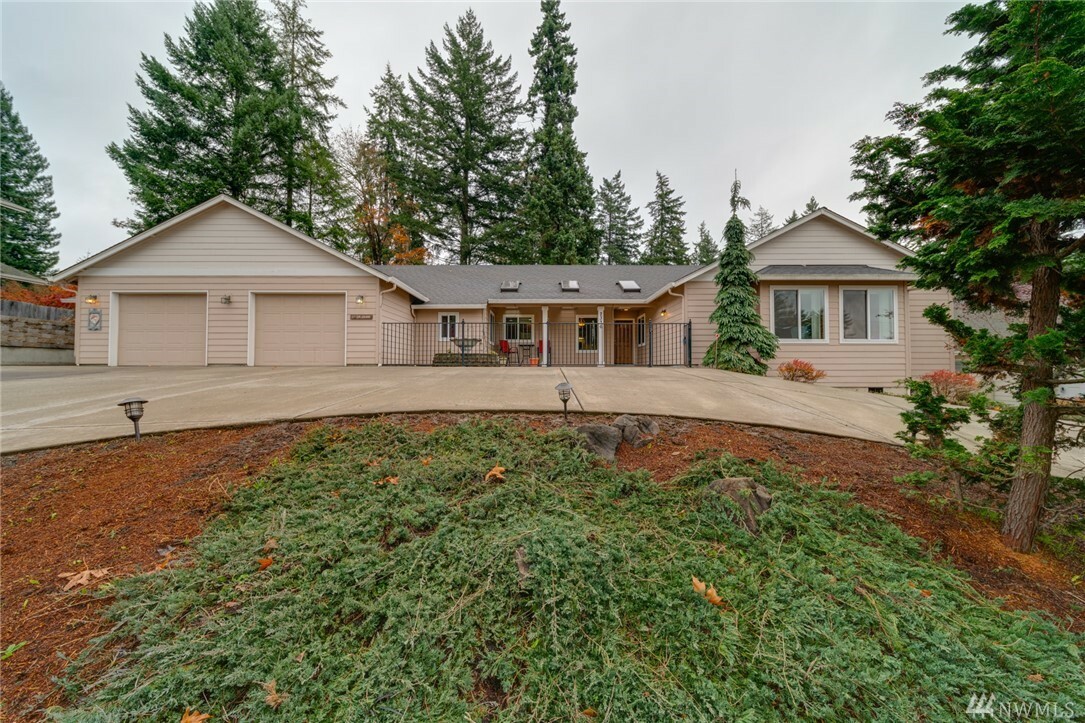 Property Photo:  2336 W Castleman St  WA 98632 