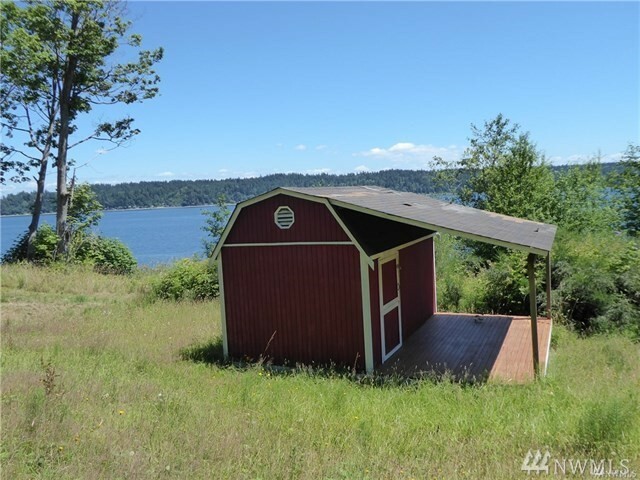 Property Photo:  10509 SE Vashon Vista Dr  WA 98367 