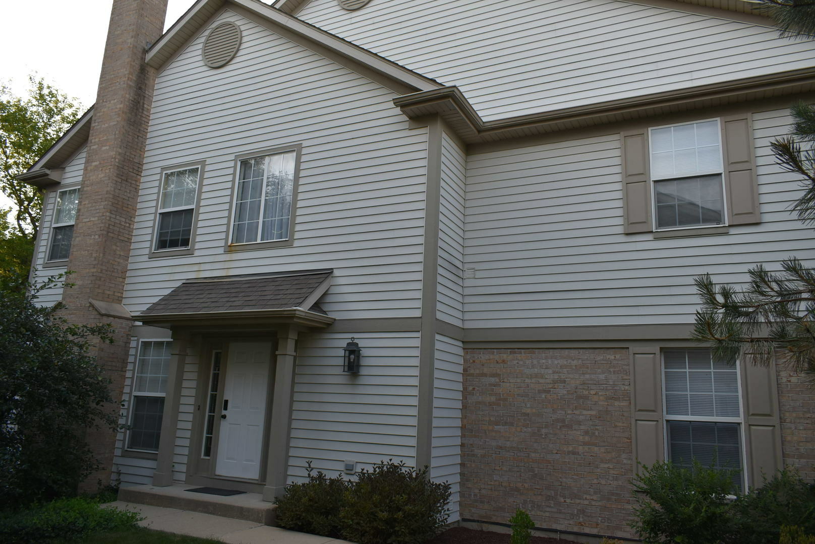 Property Photo:  2148 Yale Circle  IL 60192 