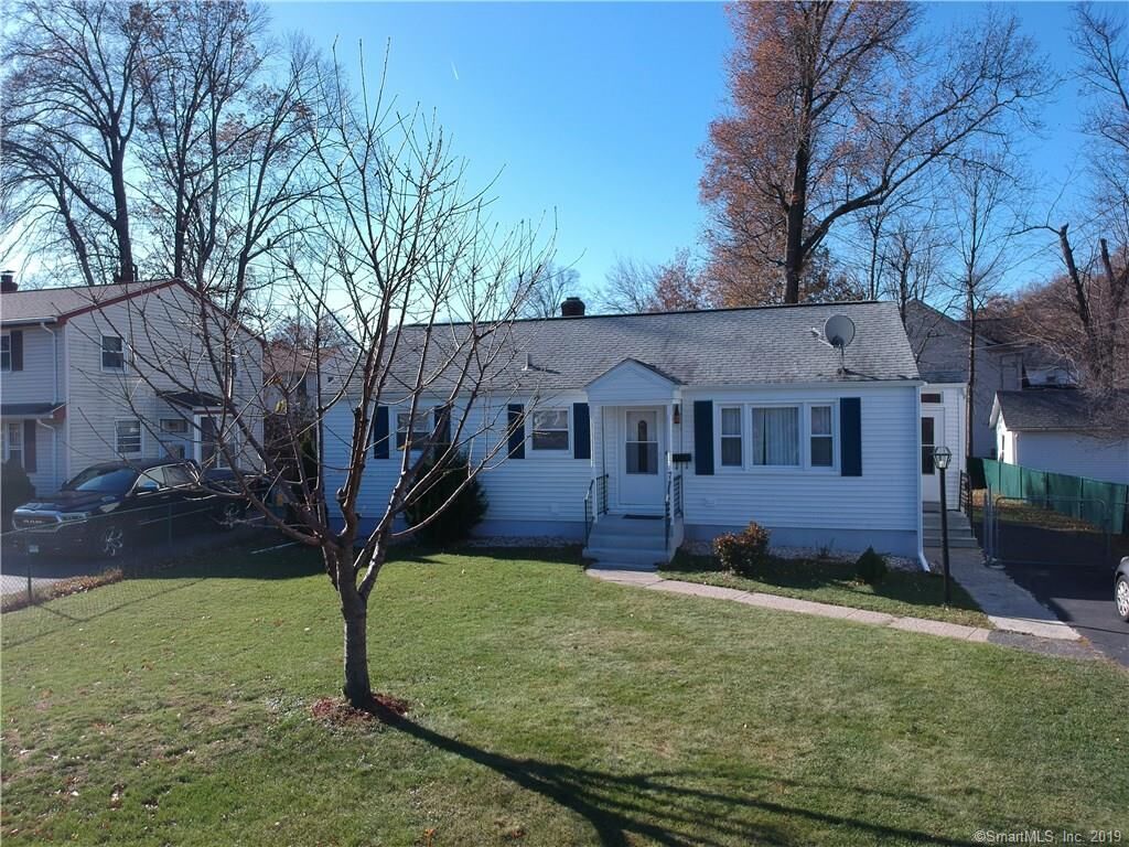 Property Photo:  7 Wood Avenue  CT 06109 