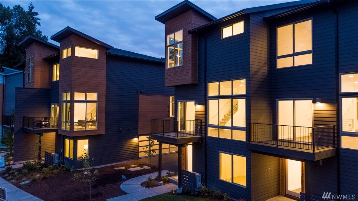 Property Photo:  18260  73rd Avenue NE 103  WA 98028 