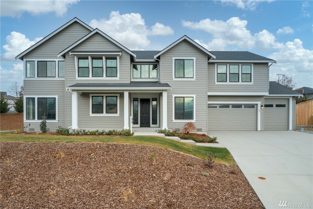 Property Photo: 863 S Lamplight Lane WA 98802