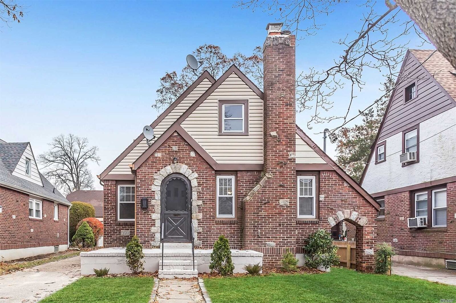 Property Photo:  1723 Kenneth Avenue  NY 11510 