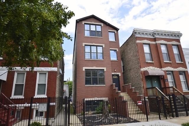 Property Photo:  1319 North Campbell Avenue 3  IL 60622 