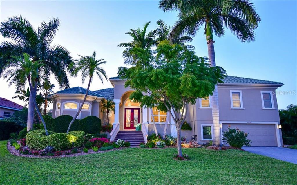 Property Photo: 541 Bowsprit Lane FL 34228