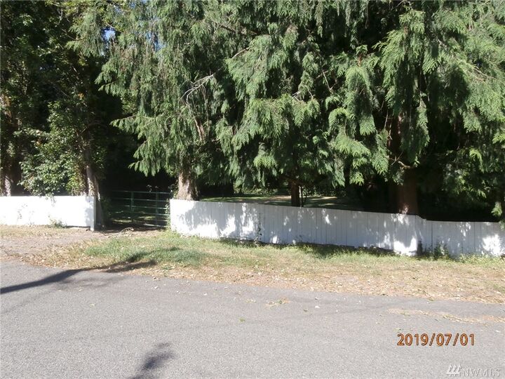 Property Photo:  15 Xx 7th St SW  WA 98371