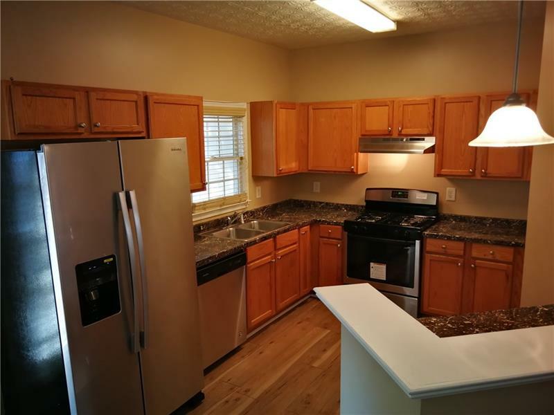 Property Photo: 879 Glynn Oaks Drive 30021