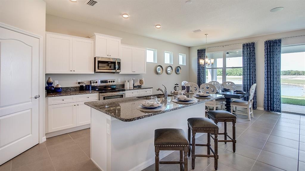 Property Photo: 13820 Camden Crest Terrace FL 34211