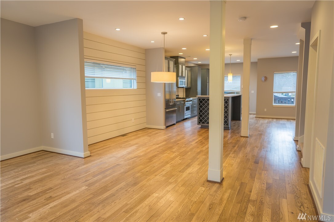 Property Photo: 807 NW 88th St WA 98117