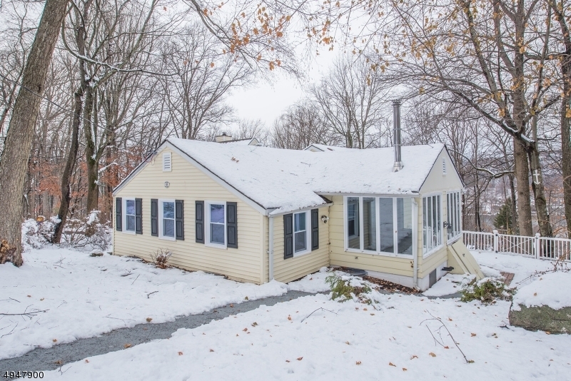Property Photo:  148 Glenside Trl  NJ 07871 